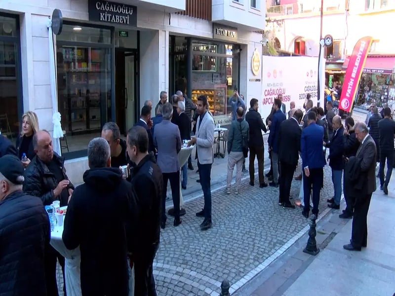 Cağaloğlu Kitapçılar Sokağı yeniden hayatta