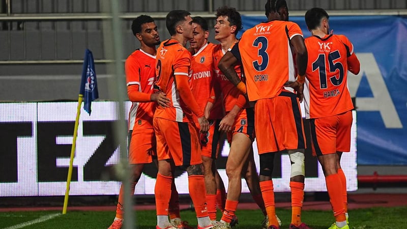 Başakşehir, Kasımpaşa'yı 3 golle geçti