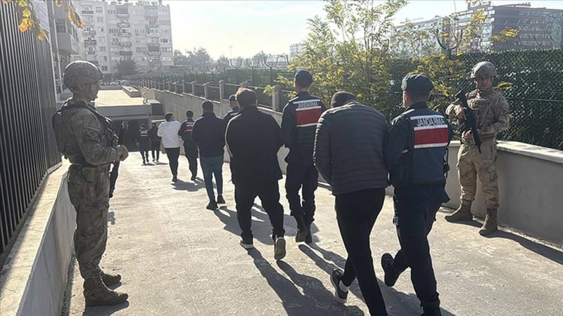 Mersin merkezli yasa dışı bahis operasyonu: 4'ü hakem 32 kişi tutuklandı