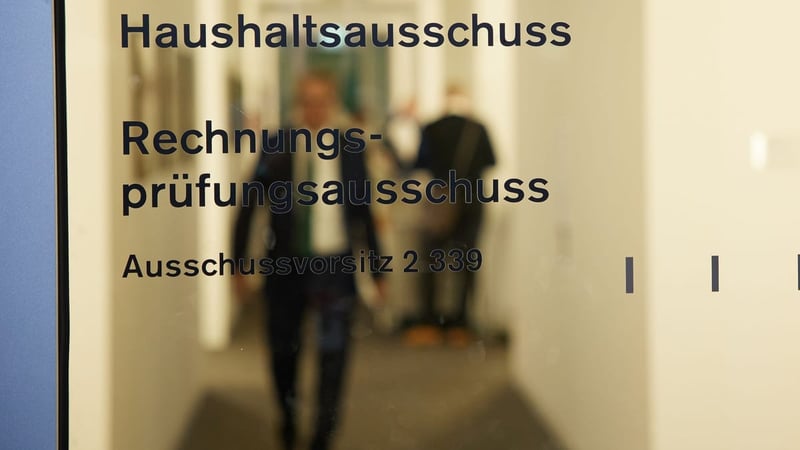 Sitzung zum Haushalt beginnt mit mehrstündiger Verzögerung