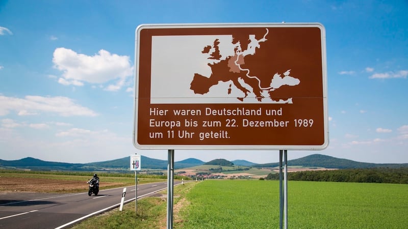 An Deutschlands Autobahnen - Was hinter den braunen Verkehrsschildern steckt