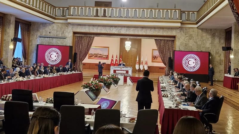 DEM Parti'den CHP'nin kararına ilk tepki