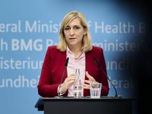 „Ohne Steuerungselement geht es nicht“: Warken erwägt Praxisgebühr für gesetzlich Versicherte in neuer Form