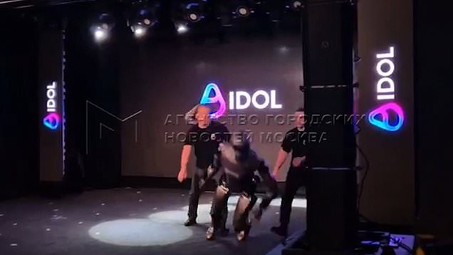 Russia’s robot army could take a while to deploy judging from this display