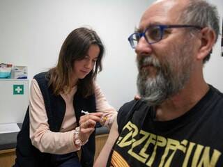 Vers une pénurie de vaccins contre la grippe cet hiver ? La ministre de la Santé rassure sur les stocks