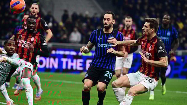 Serie A'da Milano derbisini Milan, tek golle kazandı! Hakan Çalhanoğlu...