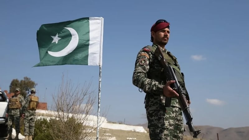 Pakistan sınırında terör operasyonu: 8 militan etkisiz hale getirildi