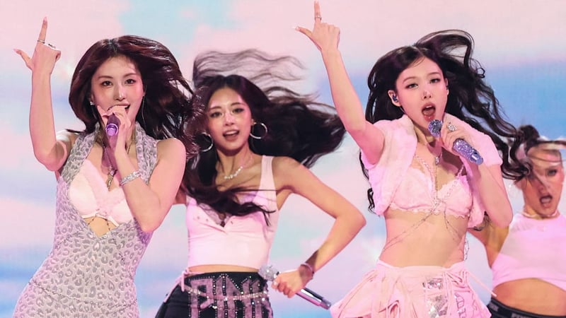 Sängerin kollabierte auf Bühne - (Alb)traumgeschäft K-Pop!