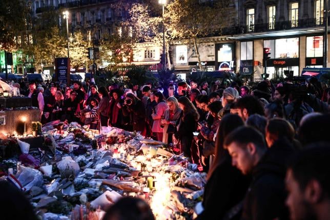 Dix ans après les attentats du 13-Novembre, la France se recueille et “appelle à l’unité”