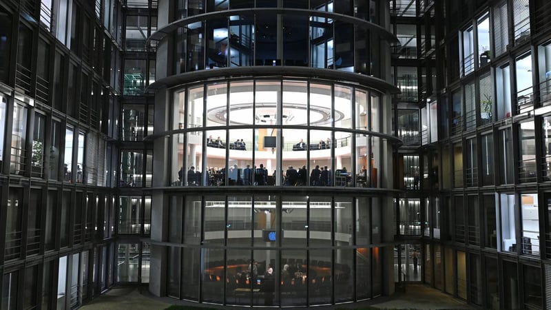 Milliardenkredite: Bundeshaushalt für 2026 steht - noch höhere Kredite