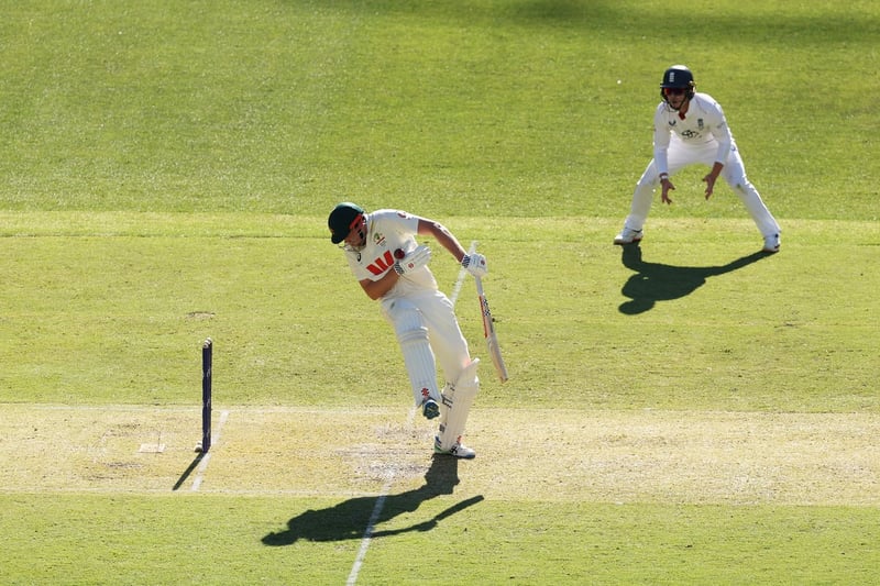 Ashes: England great urges side to open up 'scars' in Australia's batting