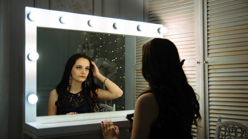 "L'IA vient valider nos complexes": derrière la flatterie de ChatGPT, un miroir irréel aux conséquences bien réelles (2/3)