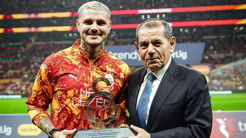 Galatasaray'da 100. maçına çıkan Icardi'ye özel plaket