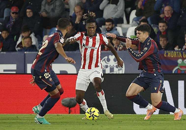 La broma de Unai Simón a Nico Williams tras su golazo