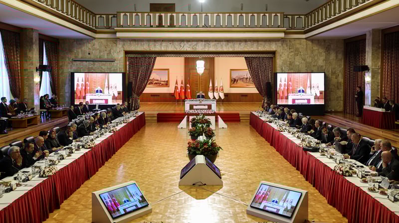 Terörsüz Türkiye süreci kesintisiz sürüyor... Komisyon İmralı gündemiyle toplandı