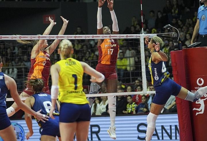 Sultanlar Ligi derbisinde Fenerbahçe, Galatasaray’ı mağlup etti