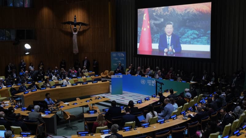 Énergies renouvelables, duel avec les États-Unis... Quel nouveau rôle joue la Chine dans la diplomatie climatique mondiale?