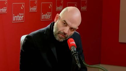 Narcotrafic : la France n'a pas les "lois qui vont lui permettre d'affronter ce phénomène", estime le spécialiste de la mafia, Roberto Saviano