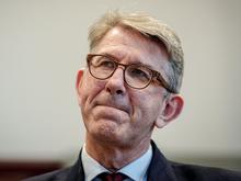 „Ich werde mich den rechten Trollen nicht beugen“: Weimer weist Rücktrittsforderungen zurück – und kritisiert die AfD