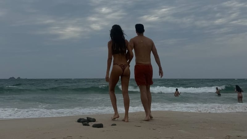 Erkennen Sie den Hollywoodstar? - Hier geht eine neue Promi-Liebe baden