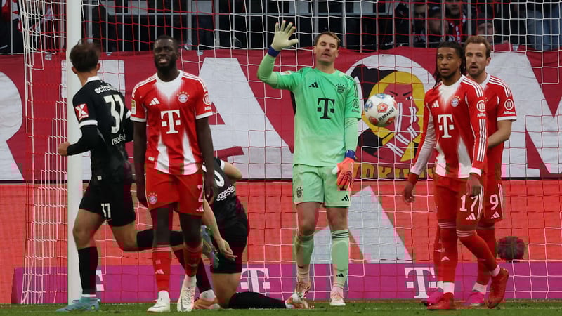 Nach Freiburg-Tor - Was ist HIER mit Neuers Arm los?