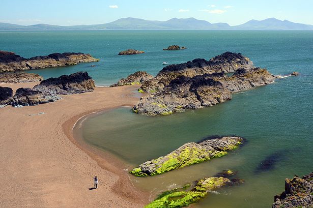 'Magical' UK beach with 'spectacular' views and incredible ruin