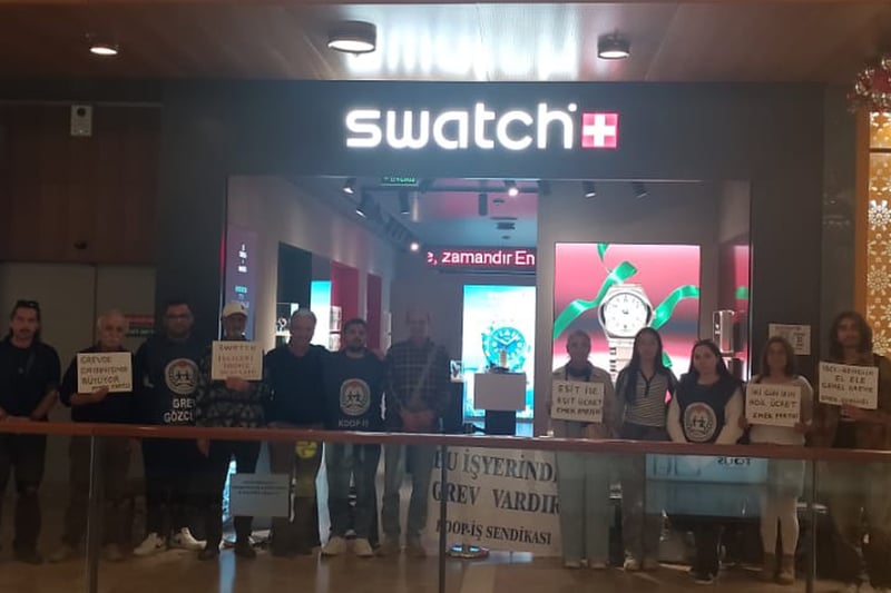 EMEP Antalya İl Örgütü grevdeki Swatch işçilerini ziyaret etti: “İşçilerin mücadelesi bizim mücadelemizdir"