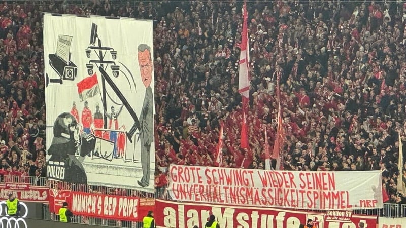Bei Zittersieg gegen St. Pauli - Bayern-Fans provozieren mit „Pimmel“-Plakaten!