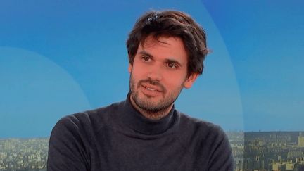 En arrivant à l'Élysée, Emmanuel Macron "a tout de suite érigé le renseignement économique comme une priorité", racontent les auteurs de livre-enquête "Les espions du président"