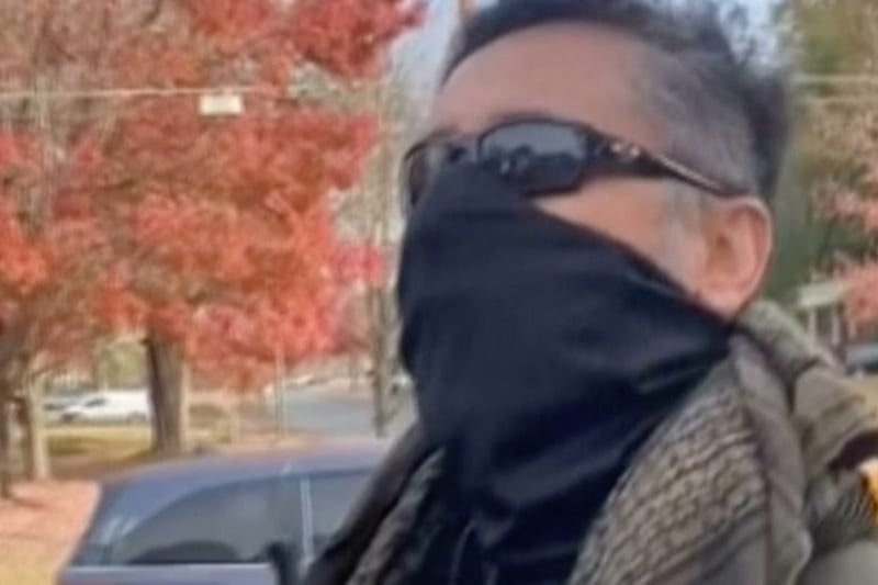 Border Patrol agents question Christmas light workers as crackdown escalates