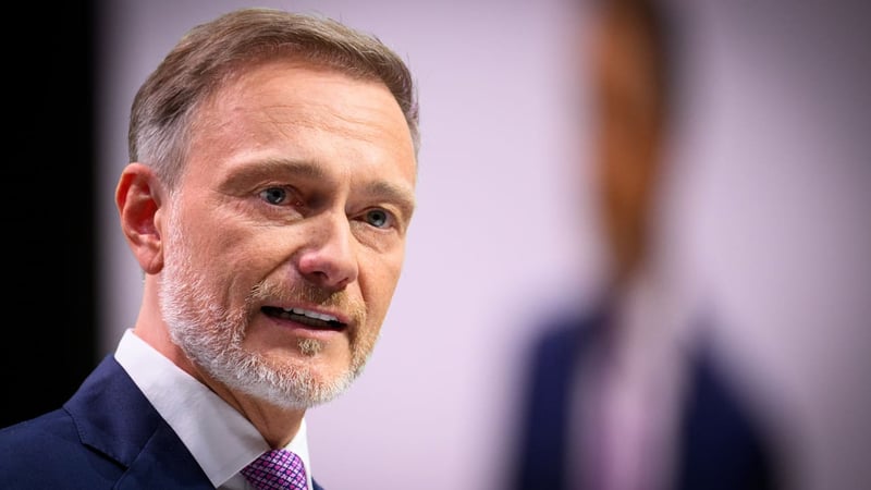Wortbrüche bei Wirtschaft und Rente  - Lindner rechnet mit Merz-Regierung ab