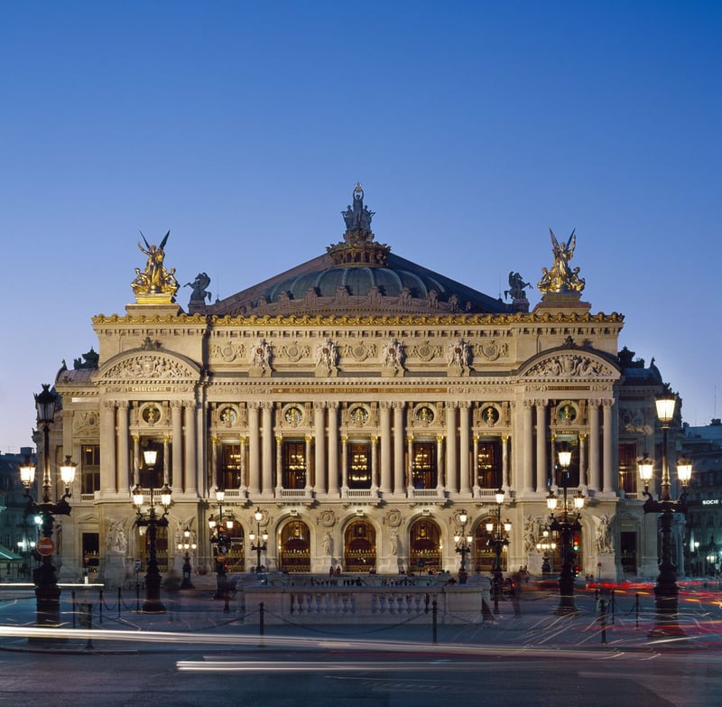 « C’est un choc » : 150 ans après son inauguration, des dizaines de milliers de visiteurs fascinés par le Palais Garnier