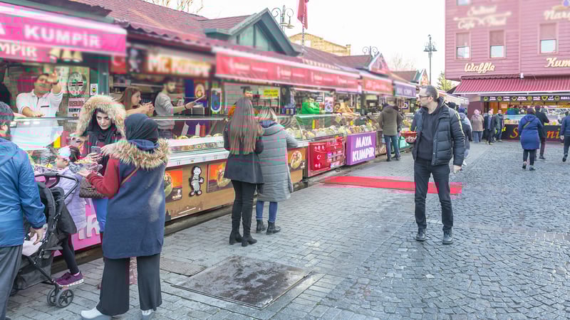 Ortaköy'de facia! Kumpir ve midye yiyen 2 çocuk öldü, anne-baba yoğun bakımda