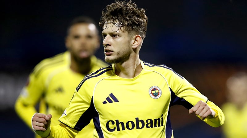 Fenerbahçe'ye Sebastian Szymanski'den kötü haber! Teknik direktörü bizzat duyurdu