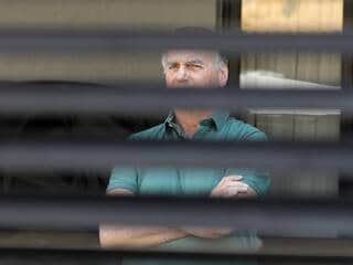 Au Brésil, Jair Bolsonaro accusé d’avoir utilisé un fer à souder contre son bracelet électronique