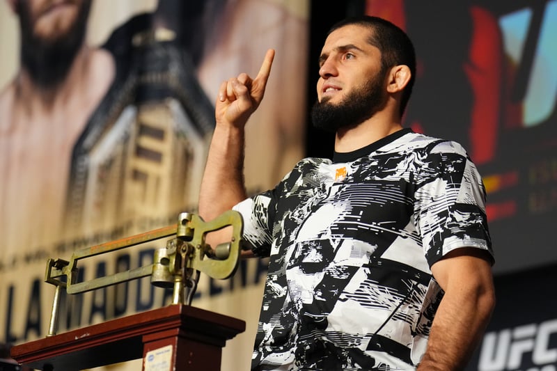 Islam Makhachev, Zhang Weili seek spots in exclusive two-division champ club at UFC 322