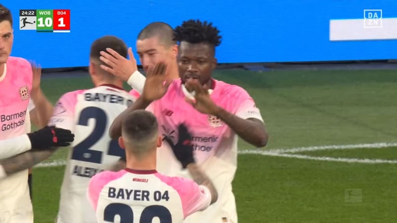 Haben Sie es auch gesehen? - Kuriose TV-Panne bei Bundesliga-Spiel!