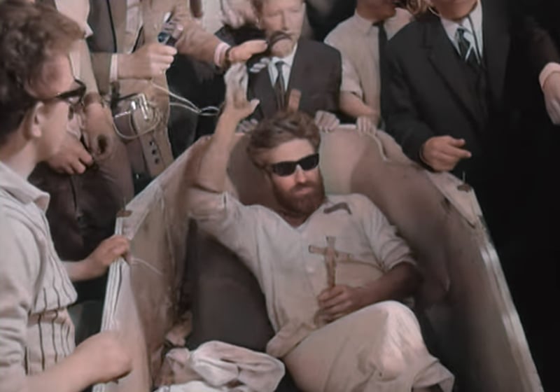 Un irlandés de 33 años se enterró vivo en 1968 con la idea de ganar fama y fortuna: pasó dos meses bajo tierra