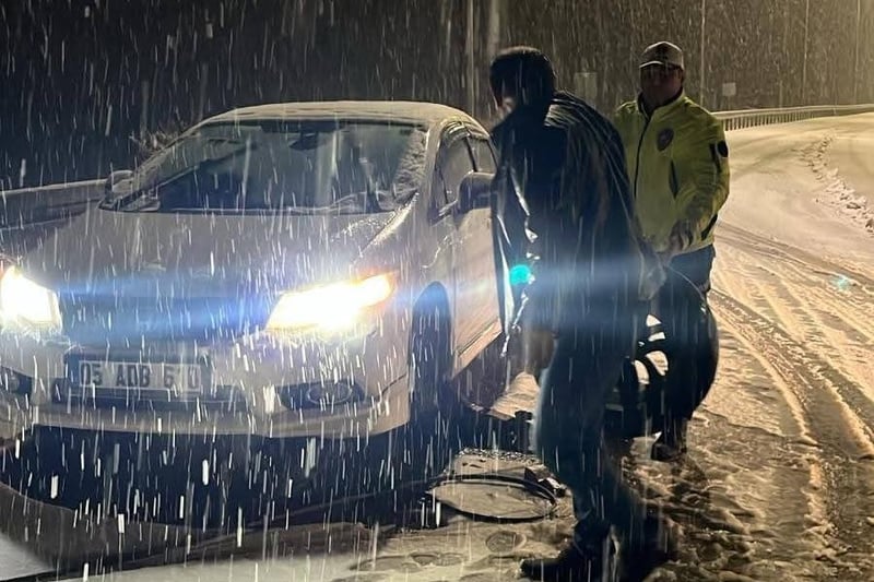 Malatya'da kar nedeniyle mahsur kalan 33 kişi kurtarıldı