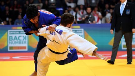 Judo : premier titre d'un athlète sous drapeau russe après plusieurs années sous bannière neutre en raison de l'invasion de la Russie en Ukraine