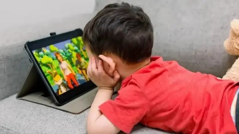 Uzmanlardan uyarı: Ekran kullanımı gelişimi etkileyebiliyor