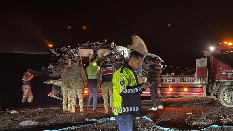 Diyarbakır’da 24 saatte katliam gibi iki kaza: 8 ölü, 14 yaralı