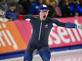 VIDÉO. Patinage de vitesse : le Français Timothy Loubineaud bat le record du monde sur 5 000 m à trois mois des JO 2026