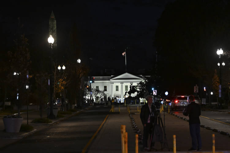 ABD'de göçmenlere duvar: İltica talepleri askıda