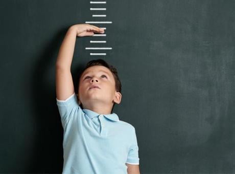 Çocuklarda boy kısalığı artıyor! ‘Büyüme döneminde geçen her ay kritik’