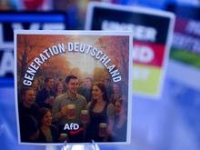 „Deutsche Kultur vor Fremdeinflüssen schützen“: Mit rollendem „R“ und Hitler-Tonfall – bizarre Rede sorgt bei AfD-Jugend für Verwirrung