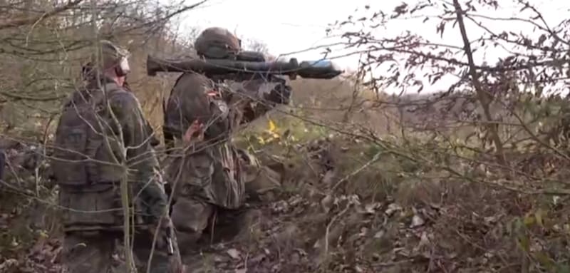 „Jetzt muss sofort korrigiert werden durch den zweiten Panzerfaustschützen“