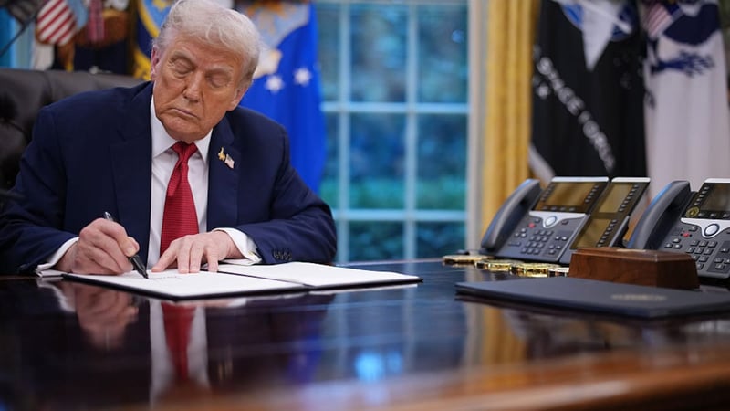 Trump stuft "Antifa-Ost" als Terrororganisation ein - Einreise von Mitgliedern zukünftig untersagt