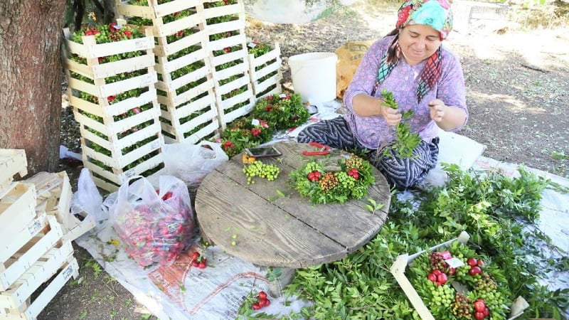 Burdur’da Noel telaşı başladı! 20 yıldır yapılıyor, Almanya ve Hollanda’ya satılıyor