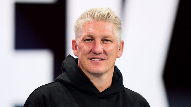 WM-Held Schweini erklärt - Darum lieben alle Kleinfeld-Fußball